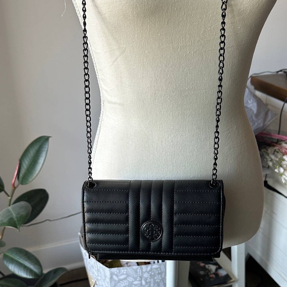 Elegant Black Quilted Crossbody Bag